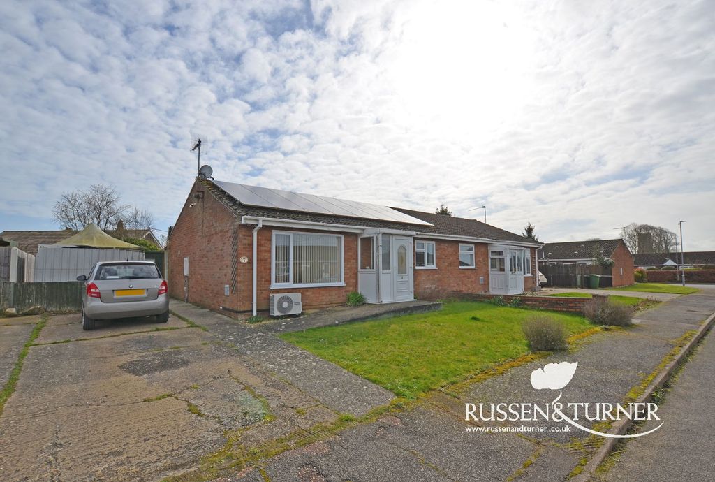 Property photo 1 of 11 1 - Front