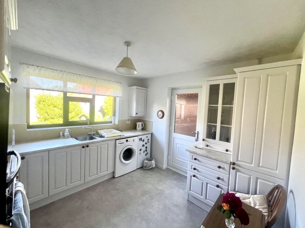 Property photo 3 of 11 Img_9798