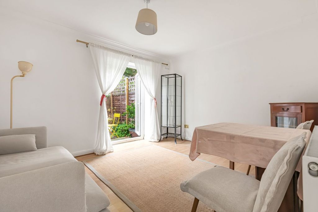 Property photo 1 of 9 Picture No. 11