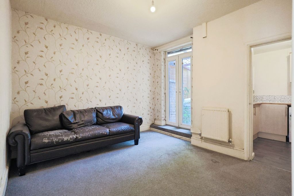 Property photo 2 of 7