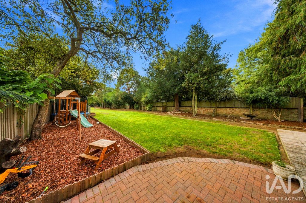 Property photo 3 of 44