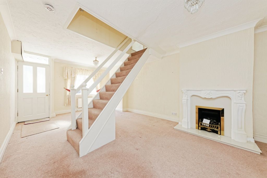 Property photo 2 of 17 Photo