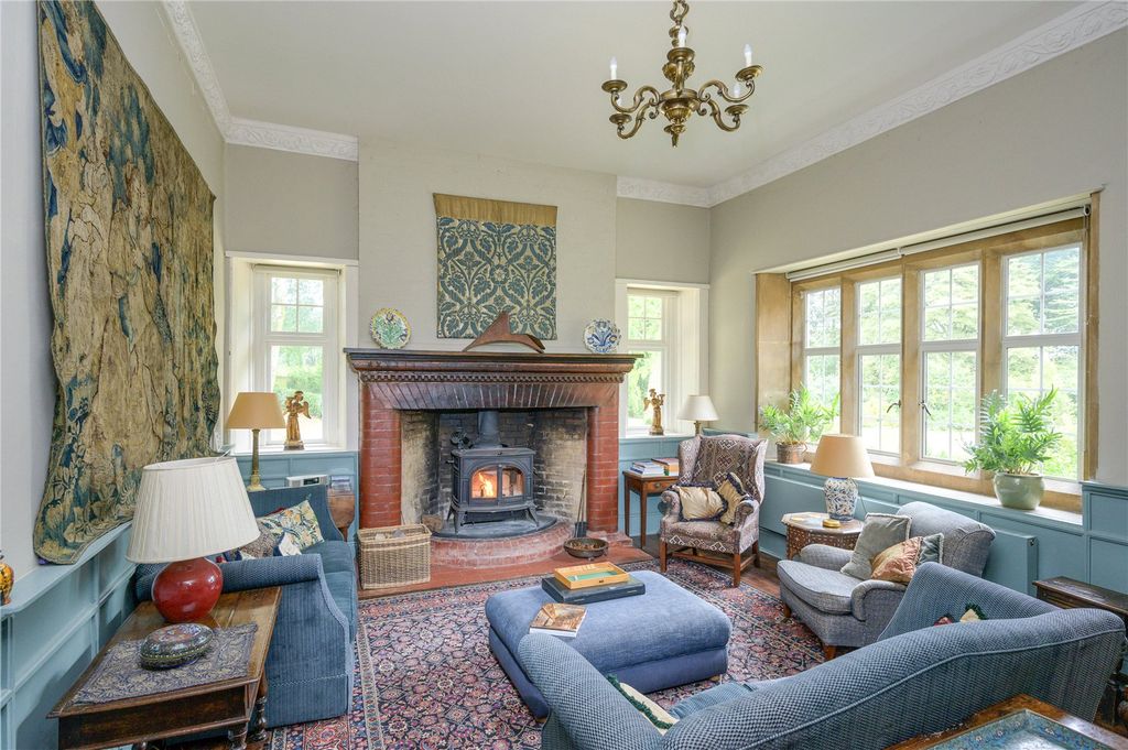 Property photo 2 of 34 Drawing Room