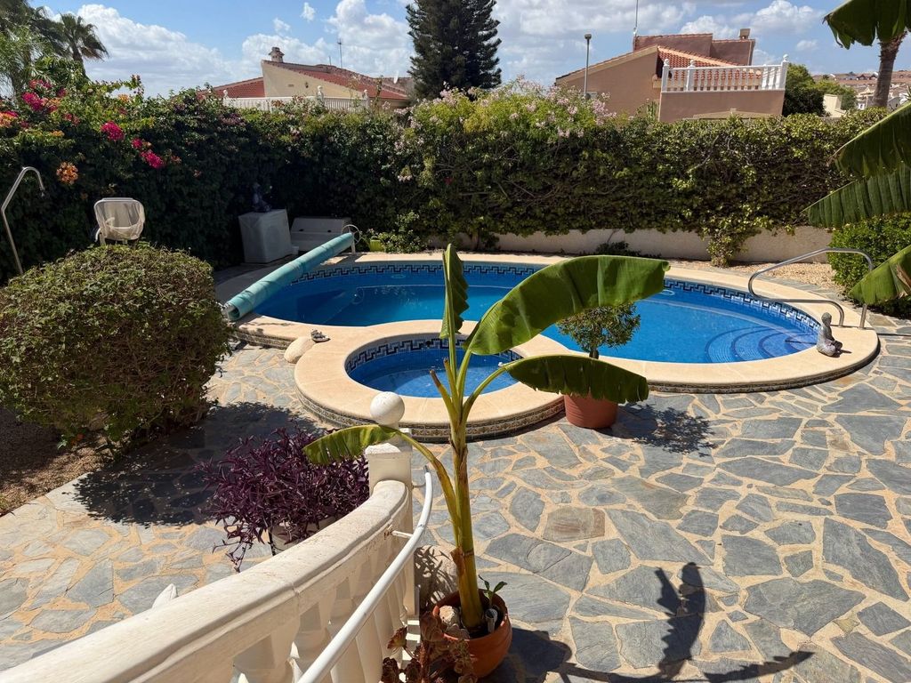Property photo 3 of 33