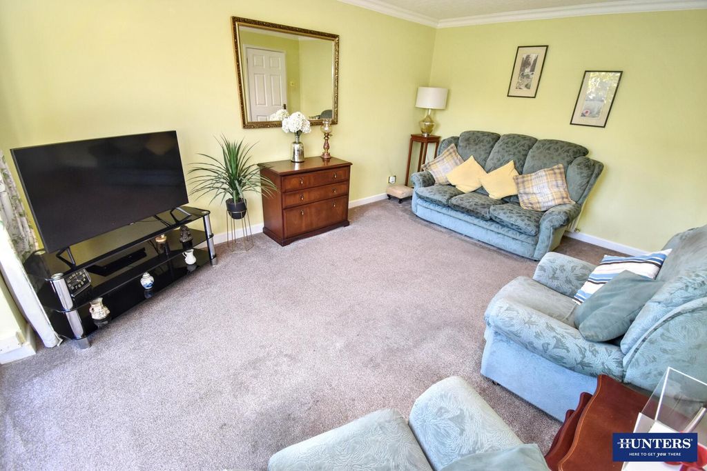 Property photo 2 of 16 Living Room