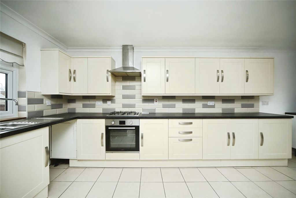 Property photo 3 of 17 Picture No. 10