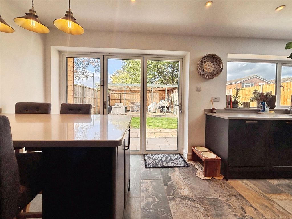 Property photo 3 of 24 Breakfast Kitchen