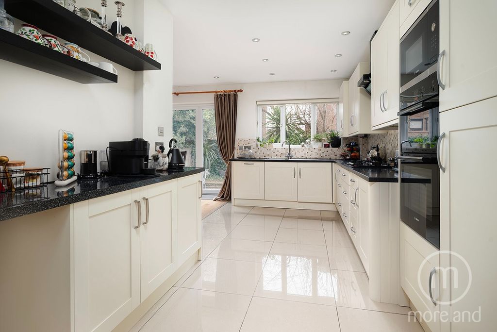 Property photo 1 of 15 4912861