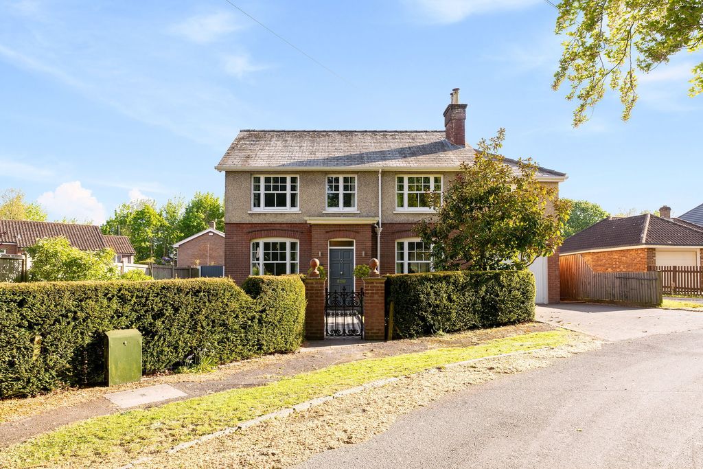 Property photo 1 of 30