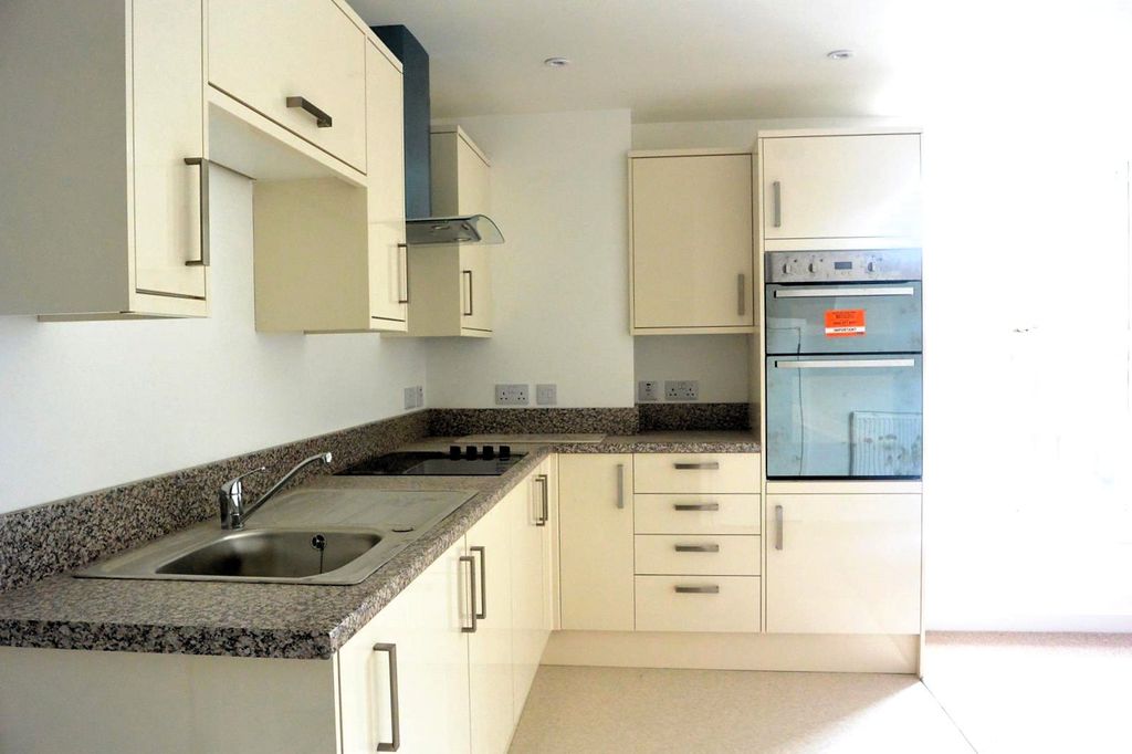 Property photo 3 of 31 Picture No. 02