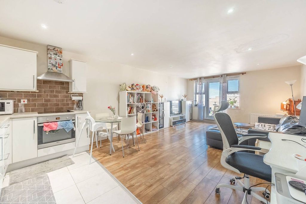 Property photo 1 of 7