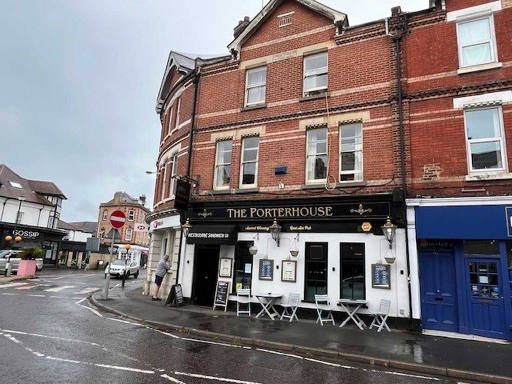 Property photo 1 of 3