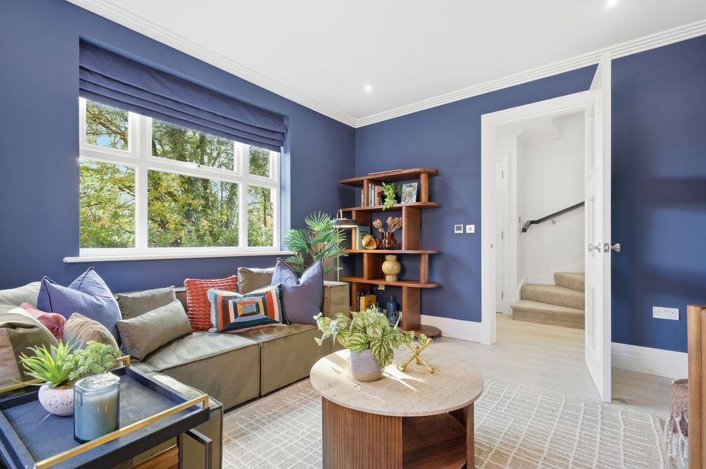 Property photo 1 of 32