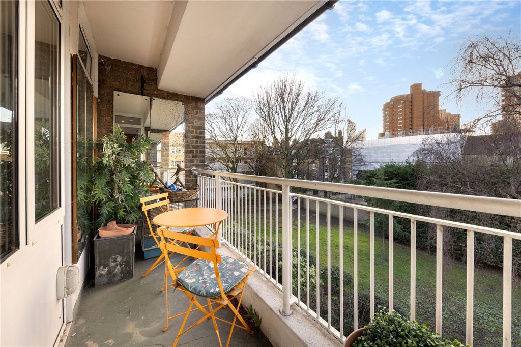 Property photo 2 of 7 A085i00000Rnzkkaah_Cso240001_02.Jpg