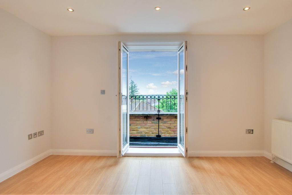Property photo 1 of 8 1.Lounge.Jpg