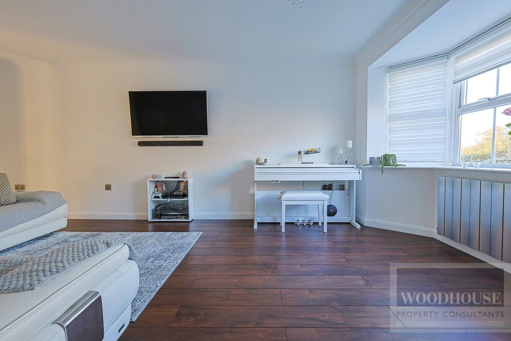 Property photo 3 of 39