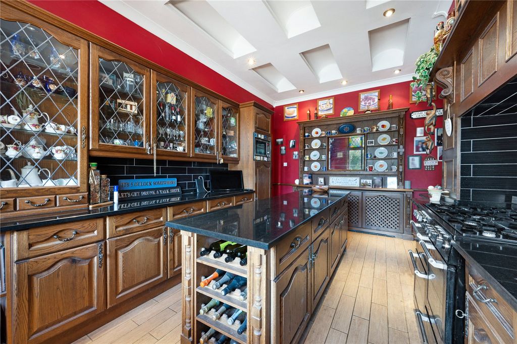 Property photo 3 of 21 Kitchen