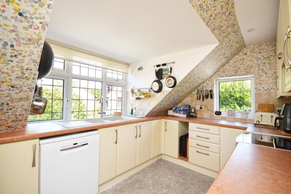 Property photo 3 of 22 Kitchen