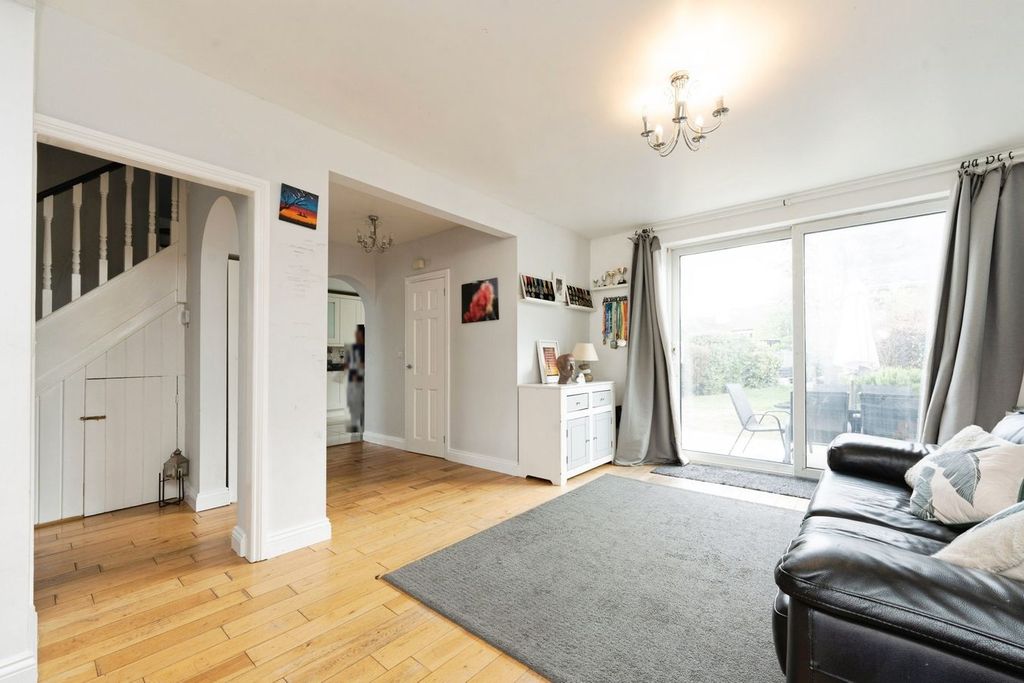 Property photo 3 of 19