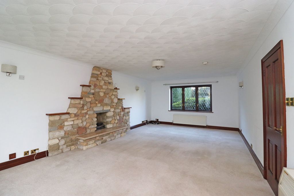 Property photo 3 of 36