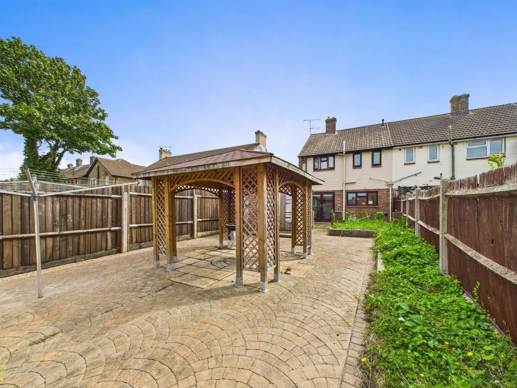 Property photo 1 of 16 Presented By Nicoleta At Ewemove Bexleyheath And D