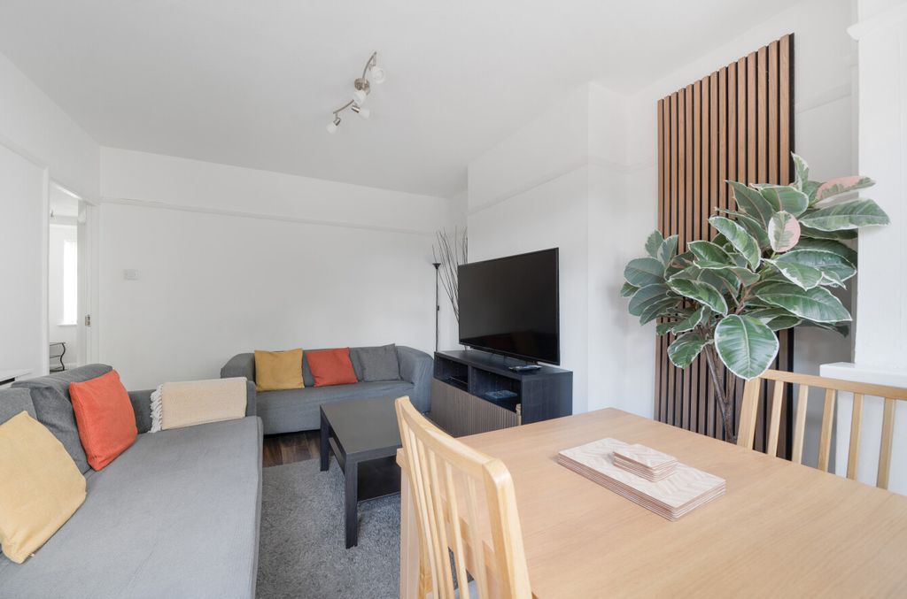 Property photo 3 of 17 1346404-6-68B0B8B...