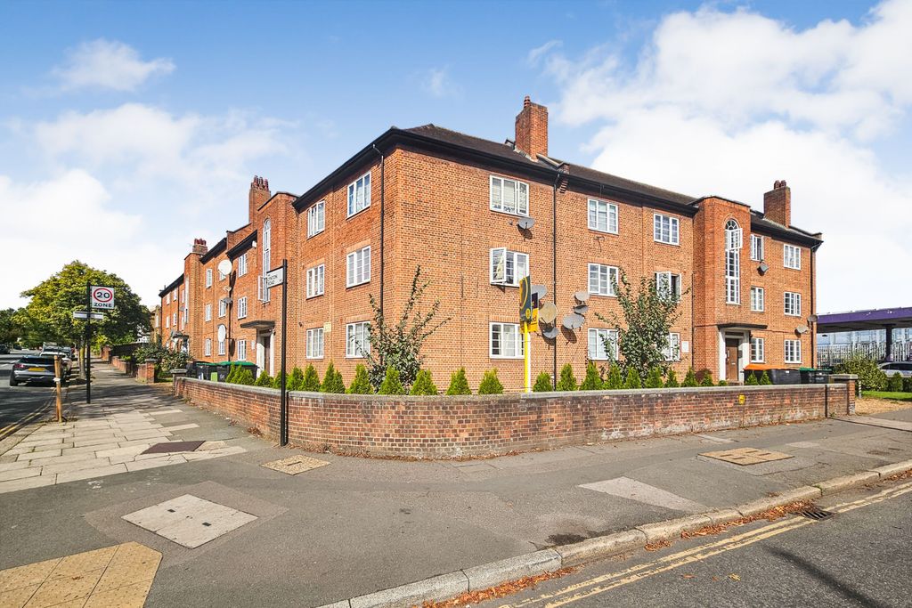 Property photo 3 of 7 1 To 15 Springfield Court, Lynton Road And 1 To 6 Fells Haugh, Horn Lane, Acton, London, W3 9Ea