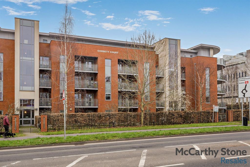 Property photo 1 of 24 8680715-Exterior05-800.Jpg