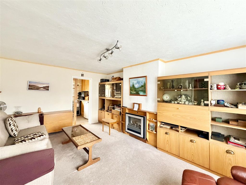 Property photo 3 of 8 Img_2129.Jpeg