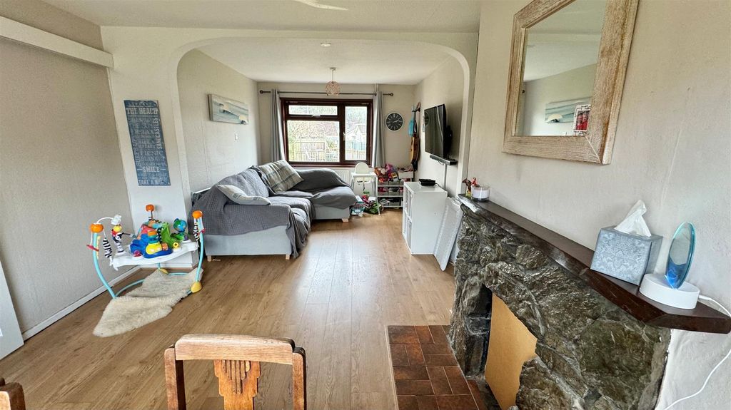 Property photo 3 of 16 4.Jpg