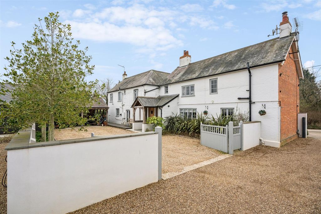 Property photo 1 of 40 Upper Hollingdon Farm House