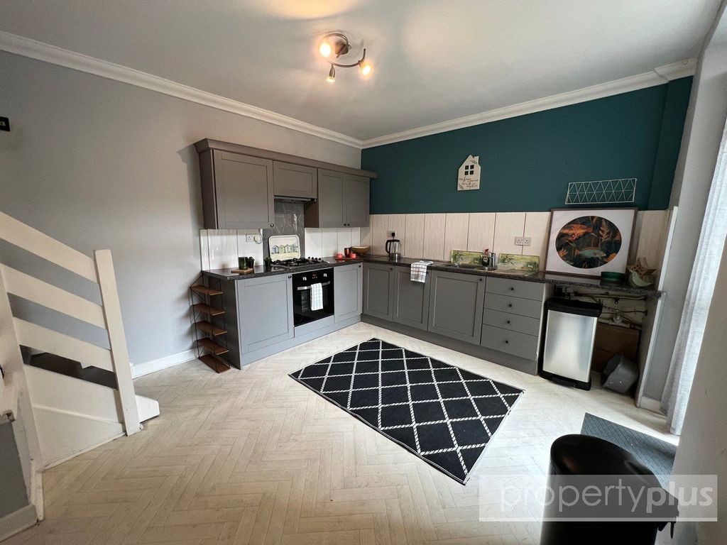 Property photo 2 of 14 Picture No. 13