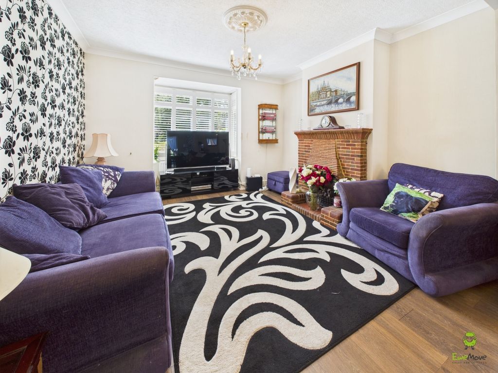 Property photo 2 of 26 Presented By Clinton At Ewemove Bexleyheath And Da