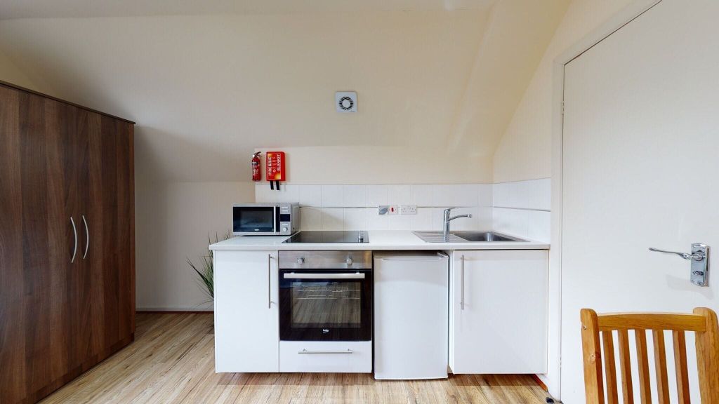 Property photo 2 of 8 Kitchen