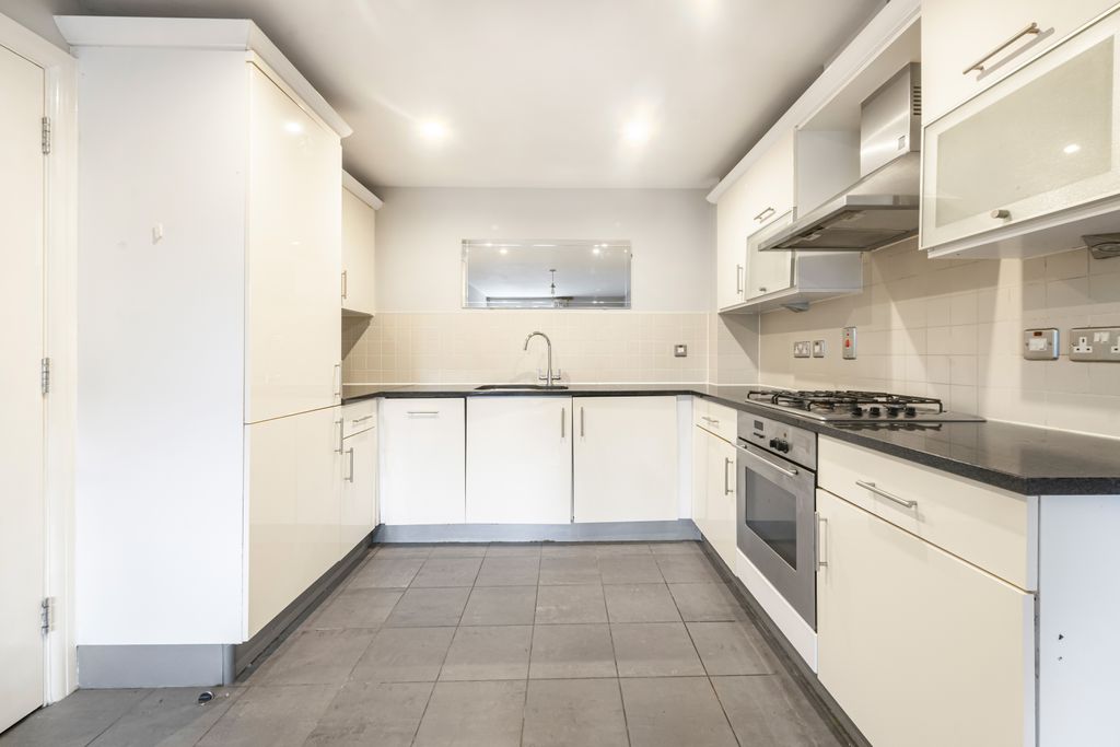 Property photo 2 of 13 7_66078