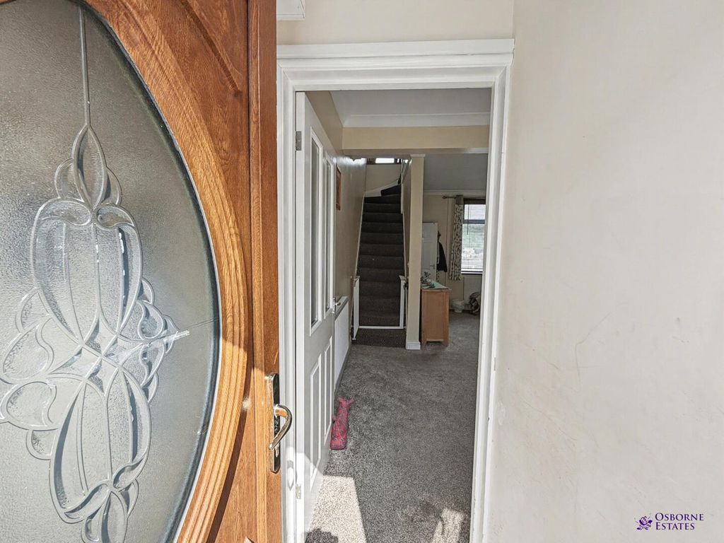 Property photo 2 of 22 Hallway
