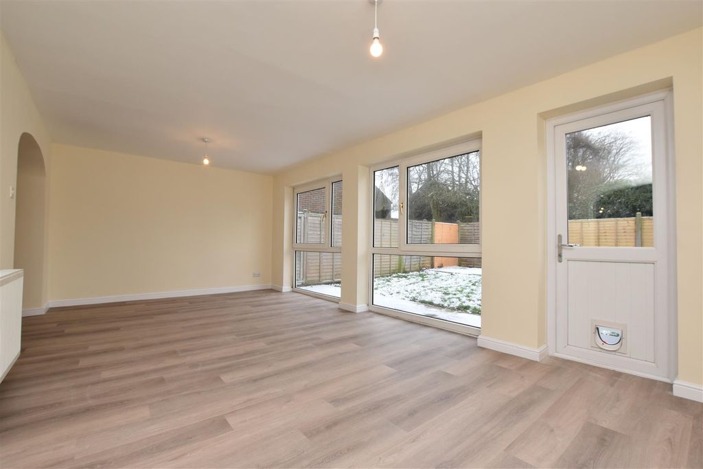 Property photo 2 of 14 Living Room