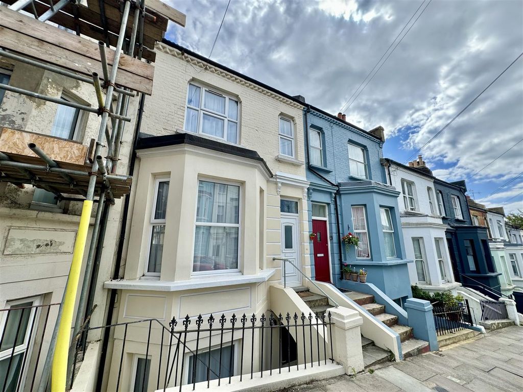 Property photo 1 of 33