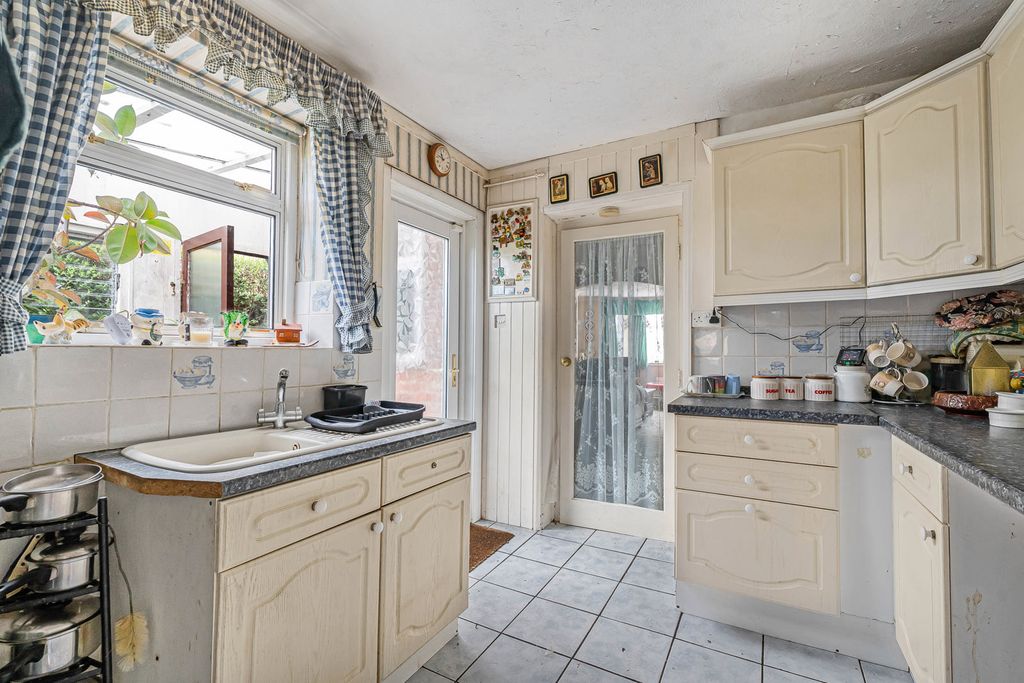 Property photo 3 of 16 9_78985.Jpg