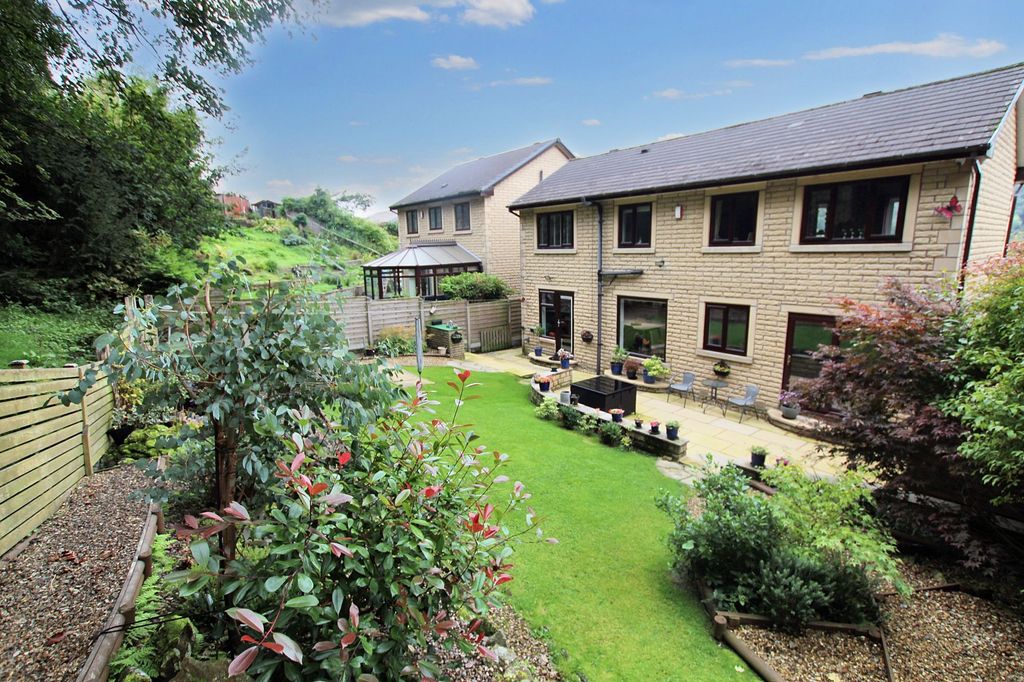 Property photo 3 of 28