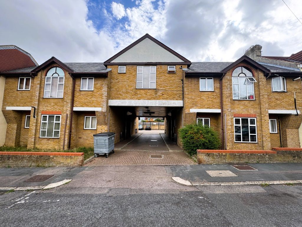 Property photo 1 of 6