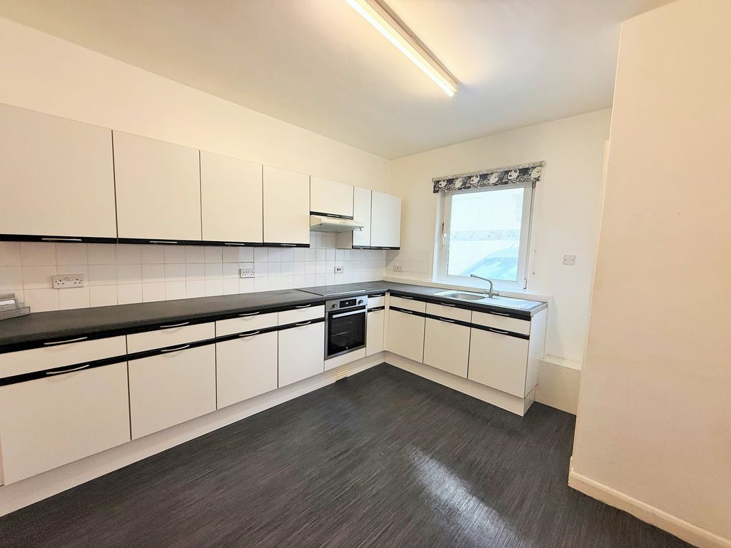 Property photo 2 of 14 Img-8194