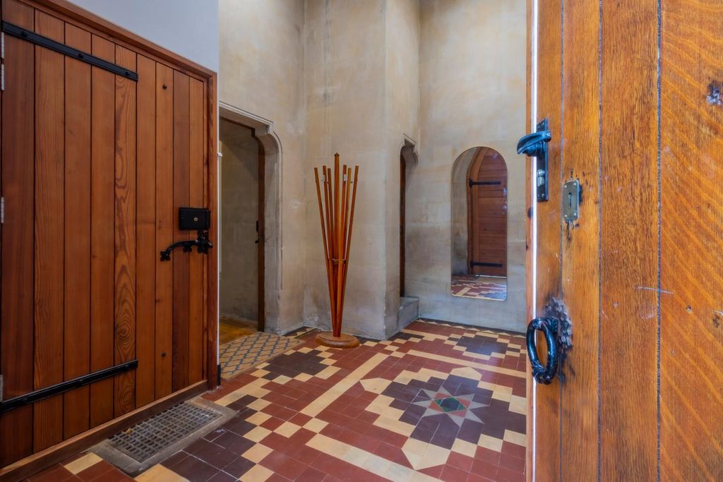 Property photo 3 of 35 Hallway.Jpg