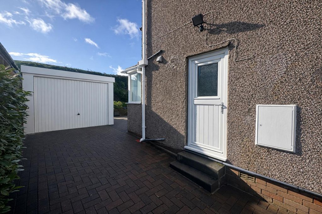 Property photo 3 of 30 Garage .Jpeg