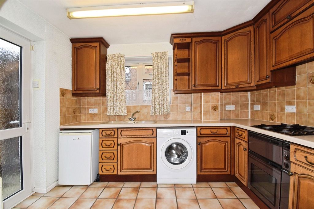 Property photo 3 of 21 Kitchen