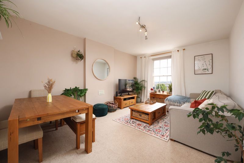 Property photo 1 of 10 Sitting Room