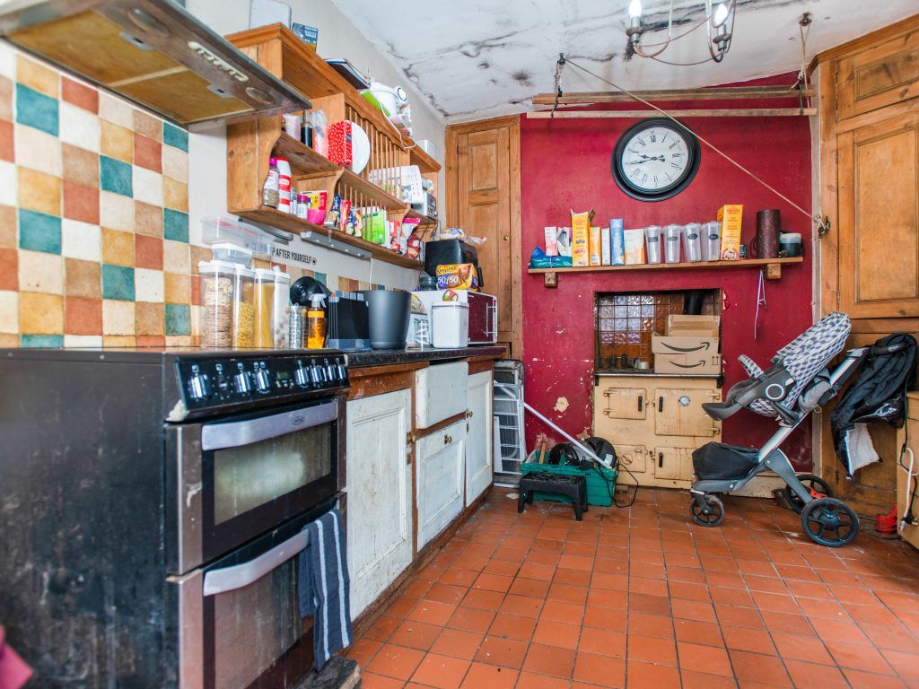 Property photo 3 of 12