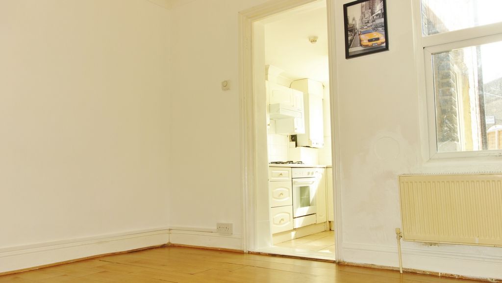 Property photo 2 of 7 Photo 4