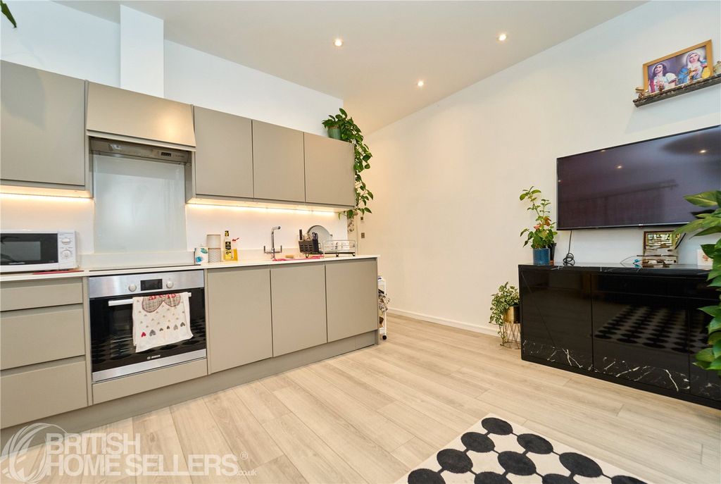 Property photo 3 of 17 Picture No. 23