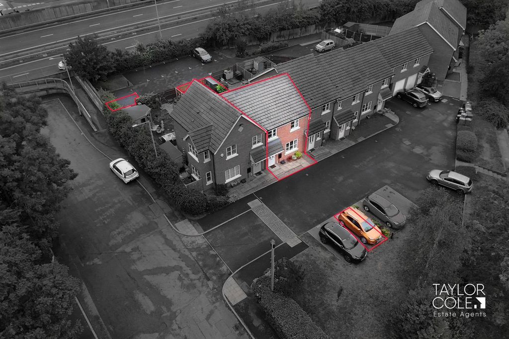 Property photo 2 of 28